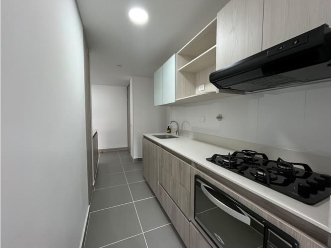 Apartamento de 3 alcobas en arriendo en Loma Del Esmeraldal, Envigado, 95 m² · foto 4 de 24
