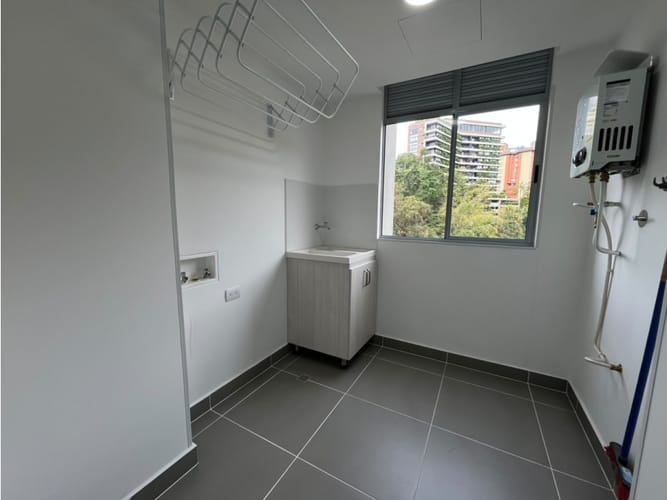 Apartamento de 3 alcobas en arriendo en Loma Del Esmeraldal, Envigado, 95 m² · foto 7 de 24