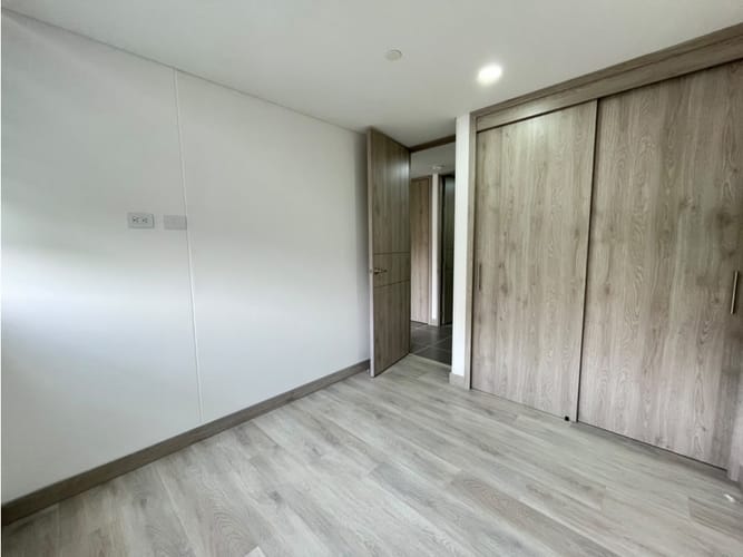 Apartamento de 3 alcobas en arriendo en Loma Del Esmeraldal, Envigado, 95 m² · foto 11 de 24