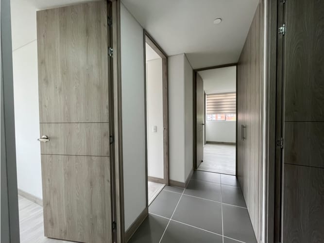Apartamento de 3 alcobas en arriendo en Loma Del Esmeraldal, Envigado, 95 m² · foto 13 de 24