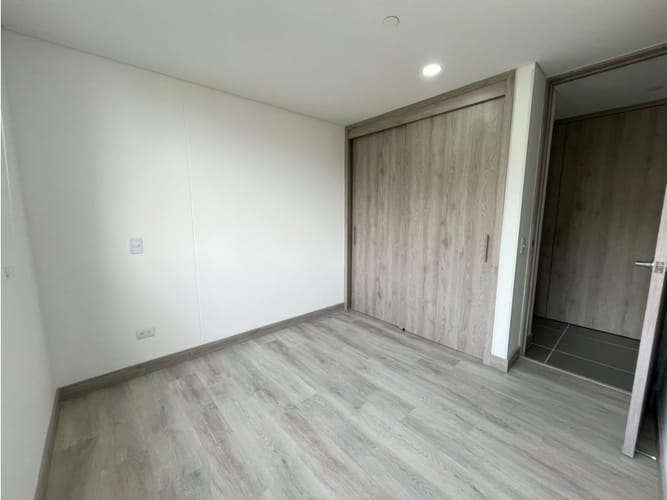 Apartamento de 3 alcobas en arriendo en Loma Del Esmeraldal, Envigado, 95 m² · foto 14 de 24