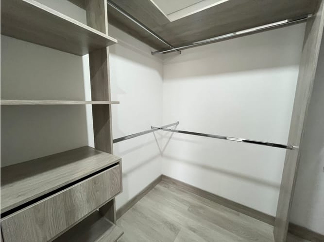 Apartamento de 3 alcobas en arriendo en Loma Del Esmeraldal, Envigado, 95 m² · foto 18 de 24
