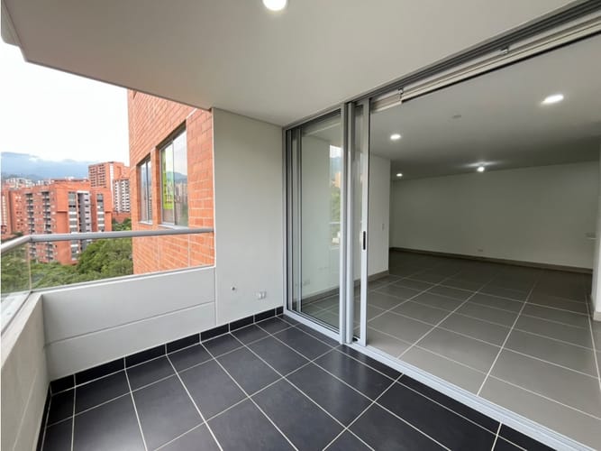Apartamento de 3 alcobas en arriendo en Loma Del Esmeraldal, Envigado, 95 m² · foto 20 de 24