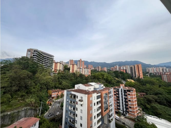 Apartamento de 3 alcobas en arriendo en Loma Del Esmeraldal, Envigado, 95 m² · foto 22 de 24
