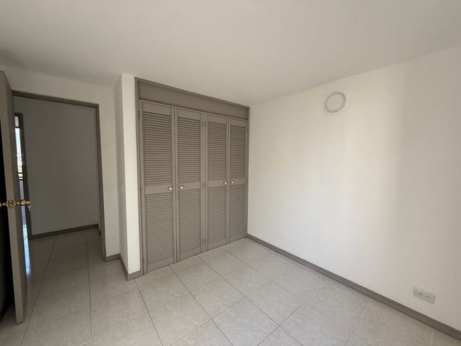 Apartamento de 3 alcobas en arriendo en Las Lomas, Medellín, 100 m² · foto 8 de 15