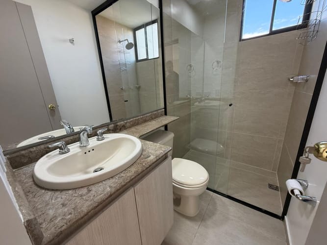 Apartamento de 3 alcobas en arriendo en Las Lomas, Medellín, 100 m² · foto 10 de 15