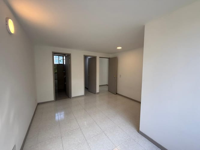 Apartamento de 3 alcobas en arriendo en Las Lomas, Medellín, 100 m² · foto 11 de 15