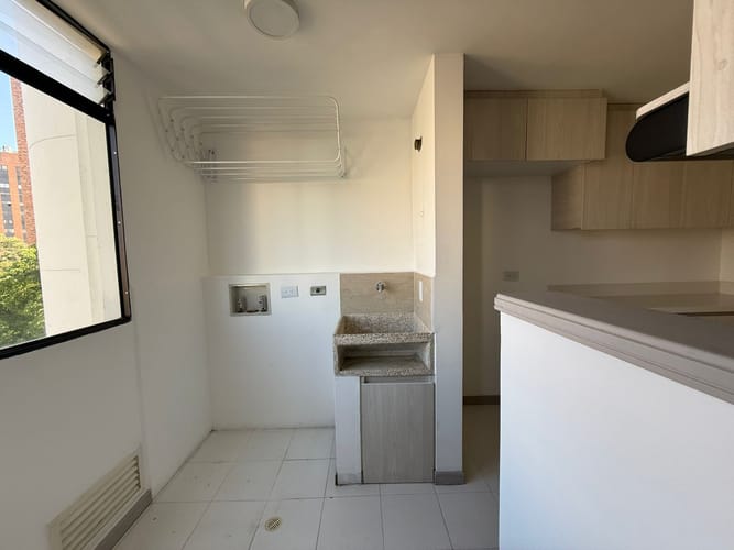 Apartamento de 3 alcobas en arriendo en Las Lomas, Medellín, 100 m² · foto 12 de 15
