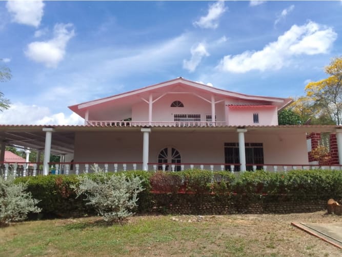 Casa de 3 alcobas en venta en Tetilla, Ricaurte, 398 m² · foto 6 de 24