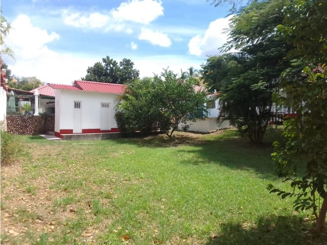 Casa de 3 alcobas en venta en Tetilla, Ricaurte, 398 m² · foto 8 de 24