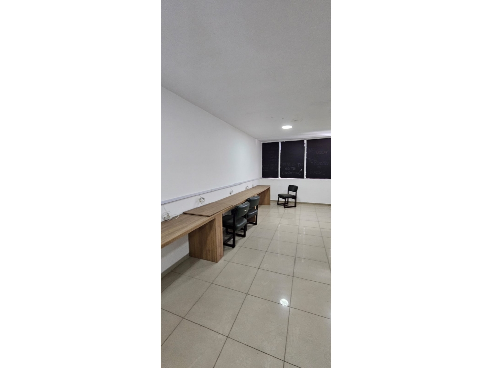 Oficina en arriendo en El Limonar, Cali, 210 m² · foto 5 de 16