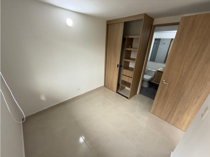 Apartamento de 3 alcobas en arriendo en Caicedo, Medellín, 75 m² · foto 8 de 17