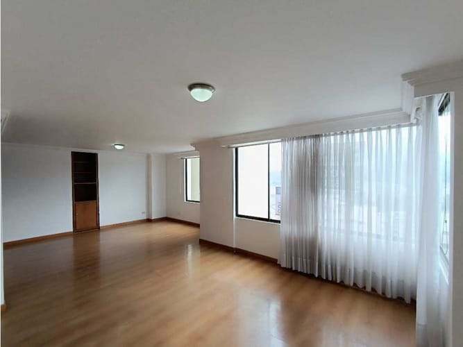 Apartamento de 3 alcobas en venta en Avenida Santander, Manizales, 150 m² · foto 3 de 22