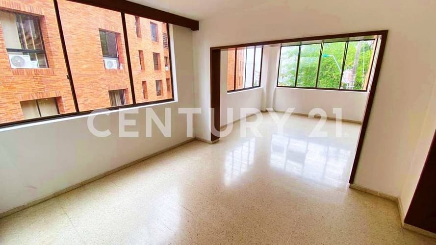 Apartamento de 4 alcobas en venta en La Arboleda, Cali, 201 m² · foto 2 de 24
