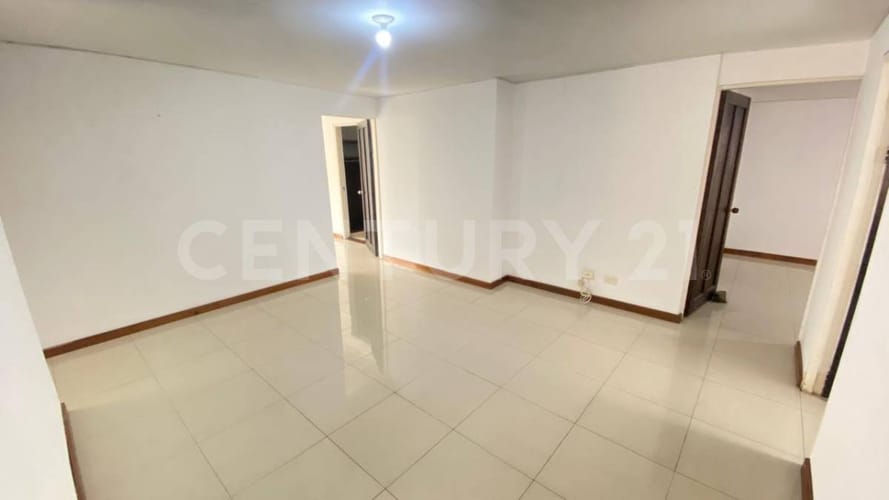 Apartamento de 4 alcobas en venta en La Arboleda, Cali, 201 m² · foto 4 de 24