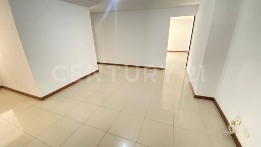 Apartamento de 4 alcobas en venta en La Arboleda, Cali, 201 m² · foto 9 de 24