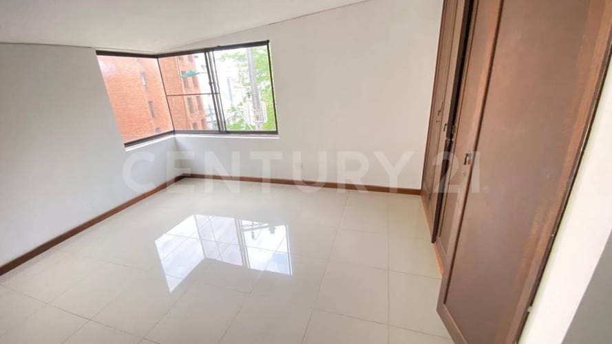 Apartamento de 4 alcobas en venta en La Arboleda, Cali, 201 m² · foto 18 de 24