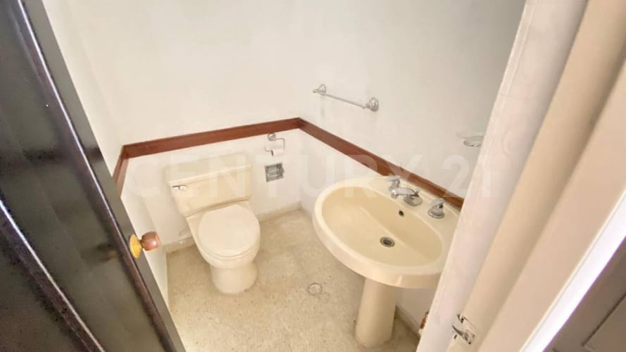 Apartamento de 4 alcobas en venta en La Arboleda, Cali, 201 m² · foto 22 de 24