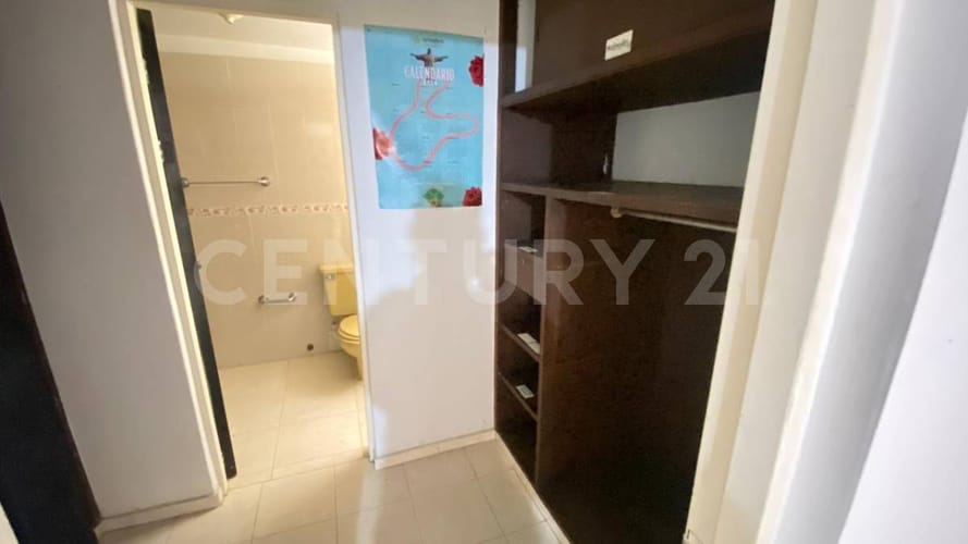 Apartamento de 4 alcobas en venta en La Arboleda, Cali, 201 m² · foto 23 de 24