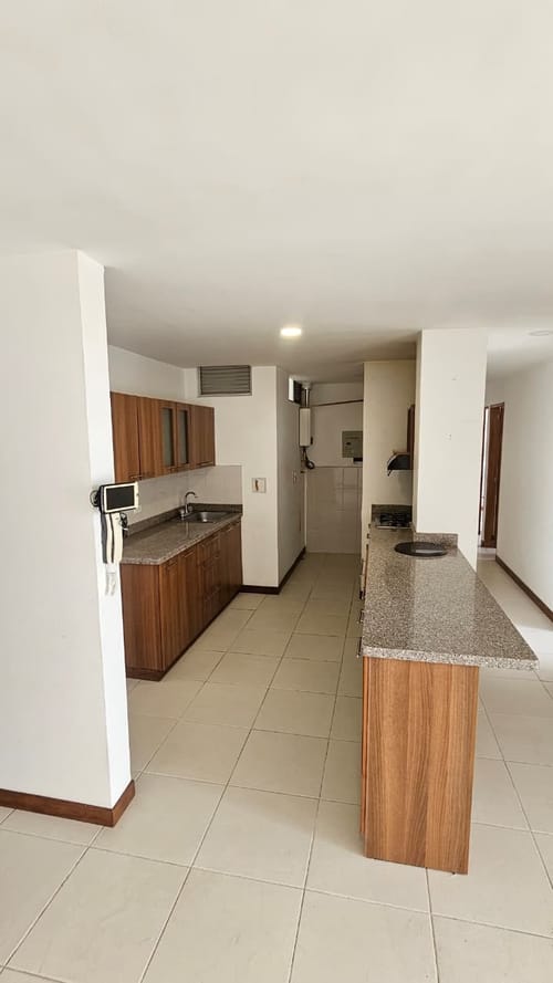 Apartamento de 3 alcobas en venta en Rionegro, 92 m² · foto 2 de 15