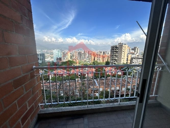 Apartamento de 3 alcobas en arriendo en Castropol, Medellín, 80 m² · foto 5 de 13