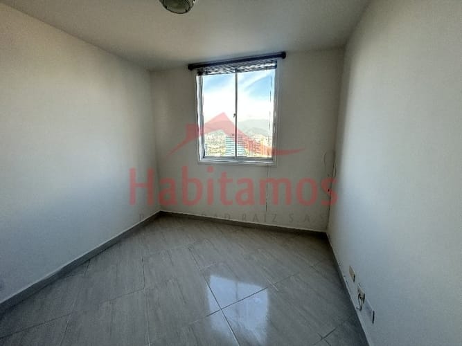 Apartamento de 3 alcobas en arriendo en Castropol, Medellín, 80 m² · foto 7 de 13