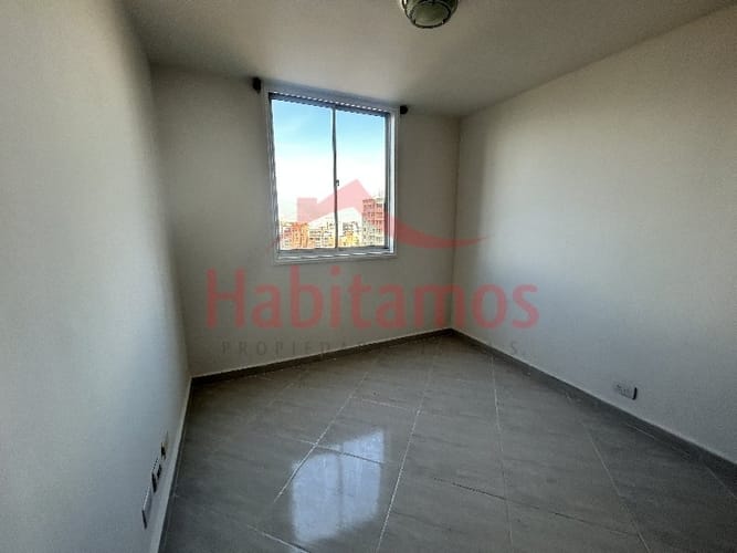 Apartamento de 3 alcobas en arriendo en Castropol, Medellín, 80 m² · foto 10 de 13