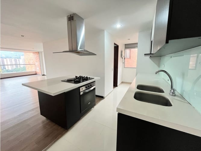 Apartamento de 3 alcobas en arriendo en Escobero, Envigado, 150 m² · foto 6 de 24