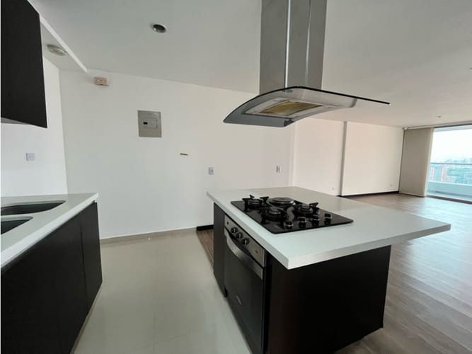 Apartamento de 3 alcobas en arriendo en Escobero, Envigado, 150 m² · foto 10 de 24