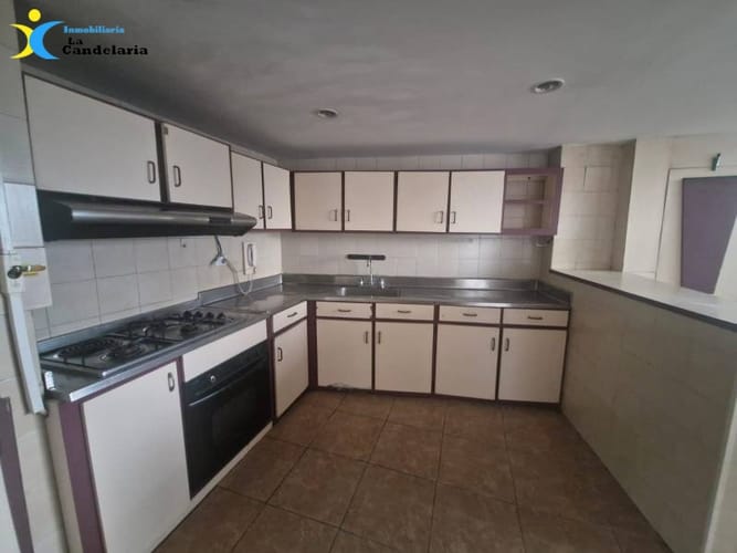Apartamento de 5 alcobas en arriendo en Boston, Medellín, 180 m² · foto 2 de 17