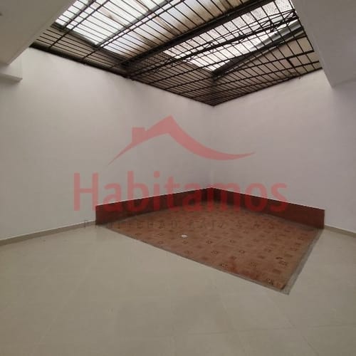 Casa de 4 alcobas en arriendo en Florida Nueva, Medellín, 220 m² · foto 17 de 20
