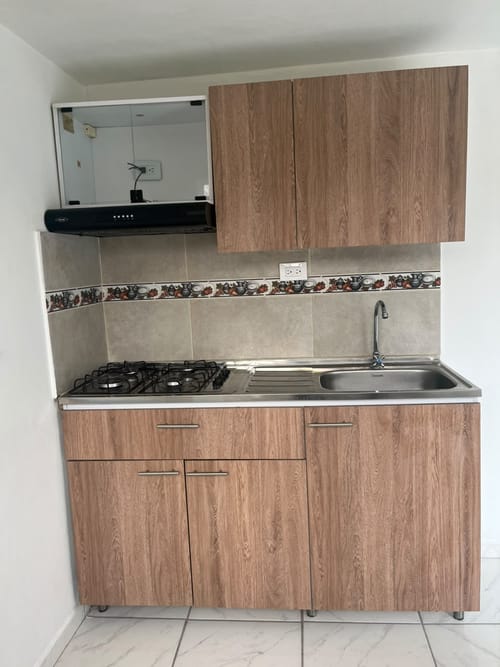 Casa de 2 alcobas en venta en La Candelaria, Medellín, 41 m² · foto 2 de 9