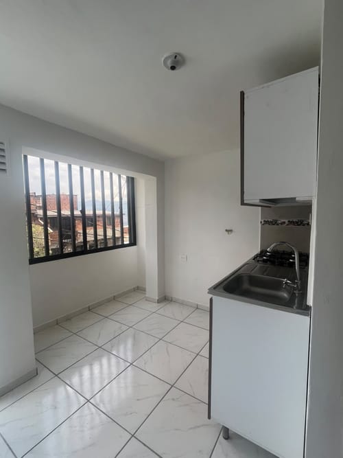 Casa de 2 alcobas en venta en La Candelaria, Medellín, 41 m² · foto 3 de 9