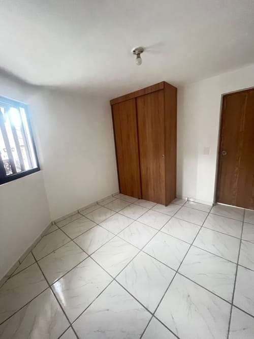 Casa de 2 alcobas en venta en La Candelaria, Medellín, 41 m² · foto 6 de 9