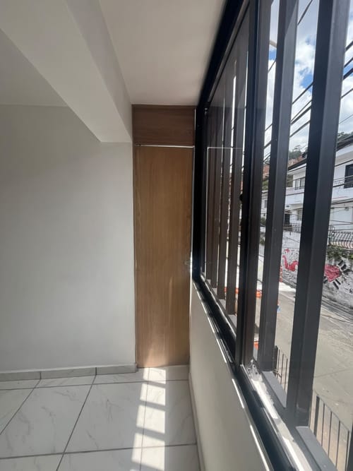 Casa de 2 alcobas en venta en La Candelaria, Medellín, 41 m² · foto 7 de 9