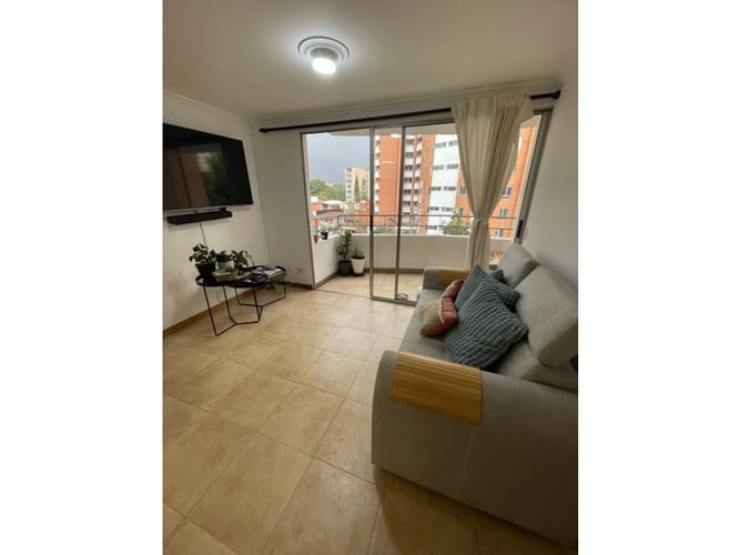 Apartamento de 2 alcobas en arriendo en La Castellana, Medellín, 70 m² · foto 2 de 19