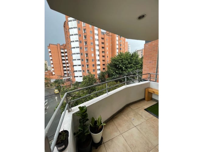 Apartamento de 2 alcobas en arriendo en La Castellana, Medellín, 70 m² · foto 3 de 19