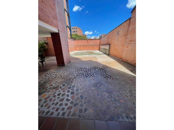 Apartamento de 2 alcobas en arriendo en La Castellana, Medellín, 70 m² · foto 18 de 19