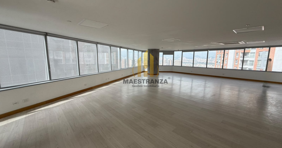 Oficina en arriendo en El Poblado, Medellín, 130 m² · foto 3 de 11