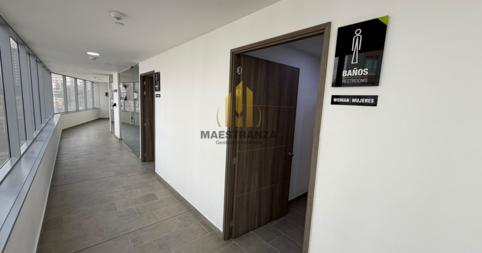 Oficina en arriendo en El Poblado, Medellín, 130 m² · foto 10 de 11