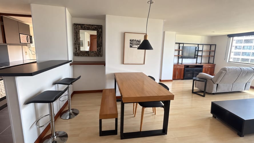 Apartamento de 1 alcoba en venta en Los Naranjos, Medellín, 75 m² · foto 2 de 10