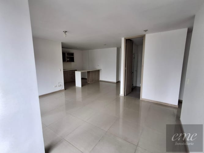 Apartamento de 2 alcobas en venta en Bello, 68 m² · foto 2 de 15