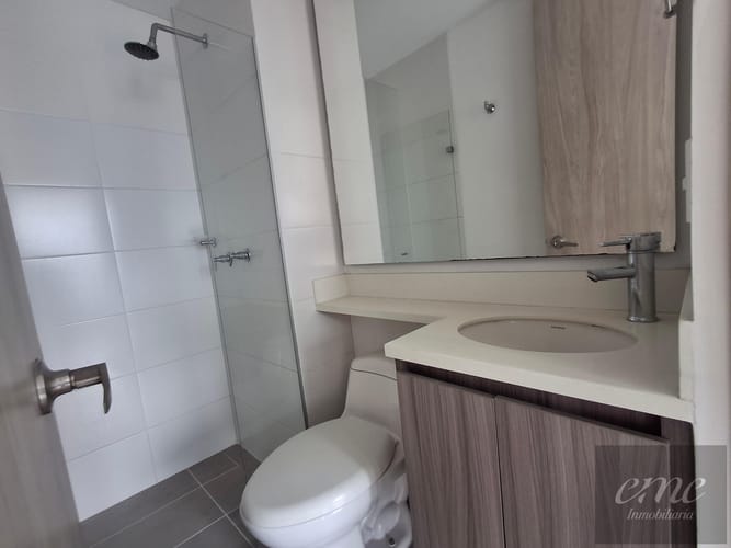 Apartamento de 2 alcobas en venta en Bello, 68 m² · foto 9 de 15