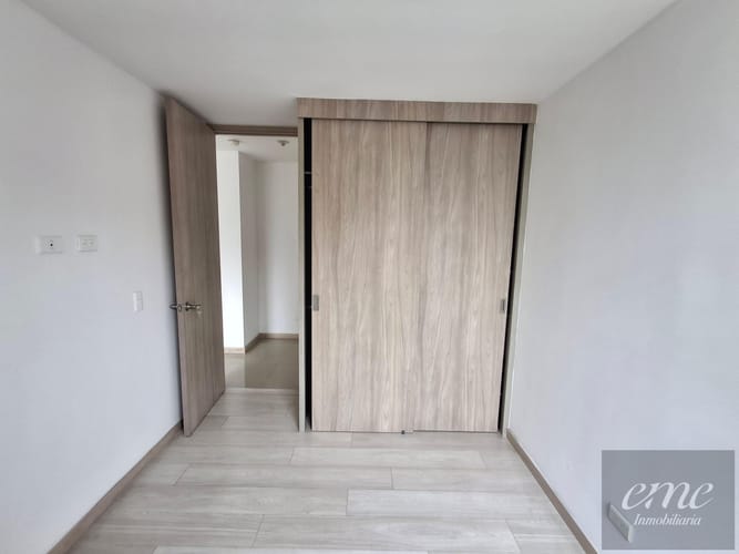 Apartamento de 2 alcobas en venta en Bello, 68 m² · foto 12 de 15