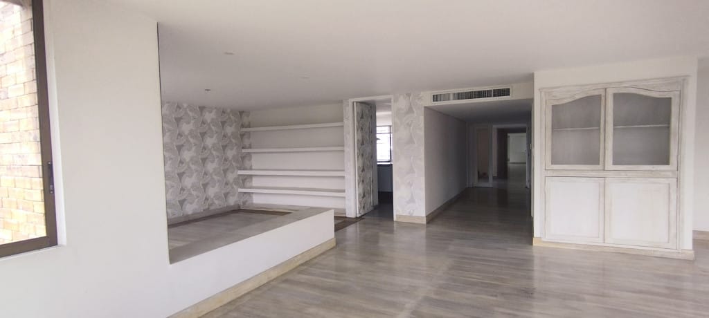 Apartamento de 3 alcobas en venta en Santa Teresita, Cali, 260 m² · foto 2 de 24