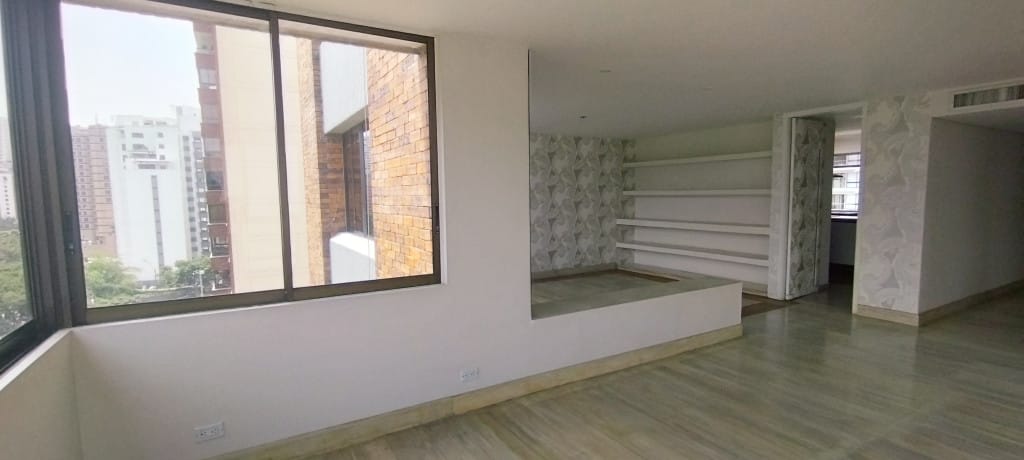 Apartamento de 3 alcobas en venta en Santa Teresita, Cali, 260 m² · foto 3 de 24
