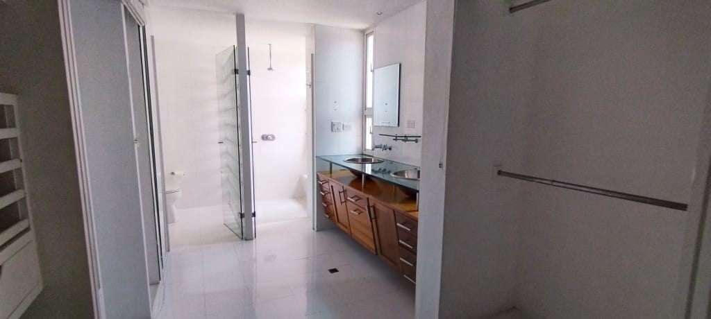 Apartamento de 3 alcobas en venta en Santa Teresita, Cali, 260 m² · foto 21 de 24