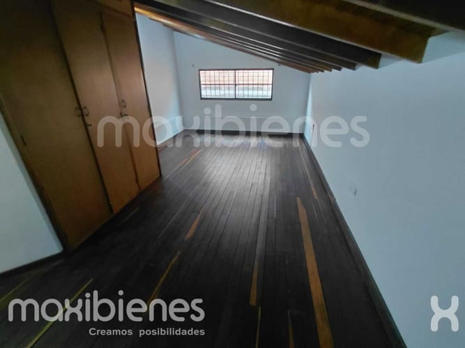Apartamento de 5 alcobas en arriendo en Calasanz, Medellín, 100 m² · foto 9 de 14