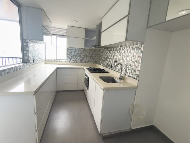 Apartamento de 3 alcobas en arriendo en Cabañitas, Bello, 100 m² · foto 11 de 24