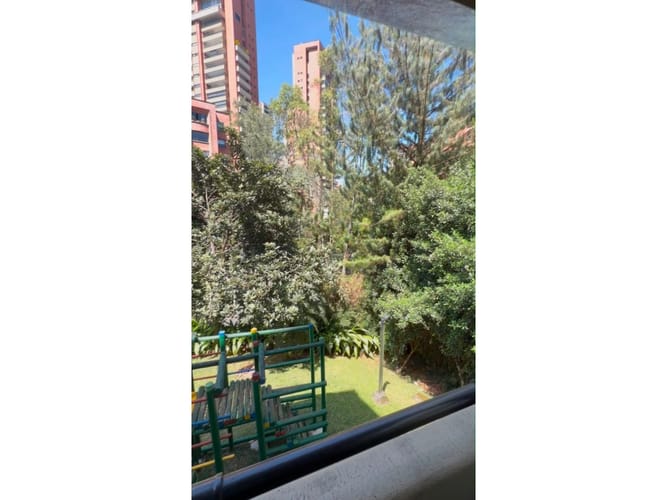 Apartamento de 3 alcobas en venta en Las Lomas No.2, Medellín, 120 m² · foto 2 de 20